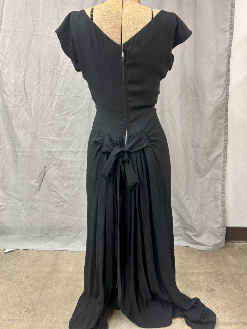 Vintage 1940s Rayon Crepe Beaded Dress - Picture 5 of 7